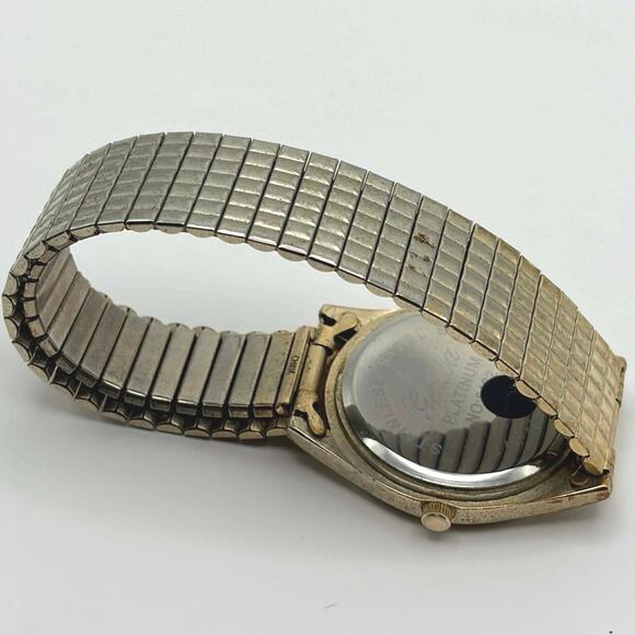 Vintage Gold Geneva Men’s Watch - Picture 4 of 4